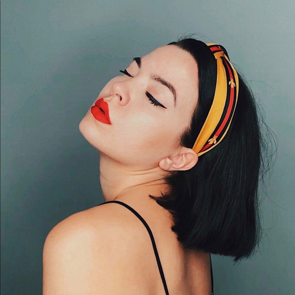 Meet your Posher, Jenessa